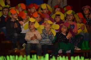 Vse rože na svetu cvetijo za mamo 3